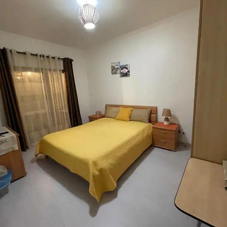 Quarto Calmo E Acolhedor Apartment Алмада Екстериор снимка