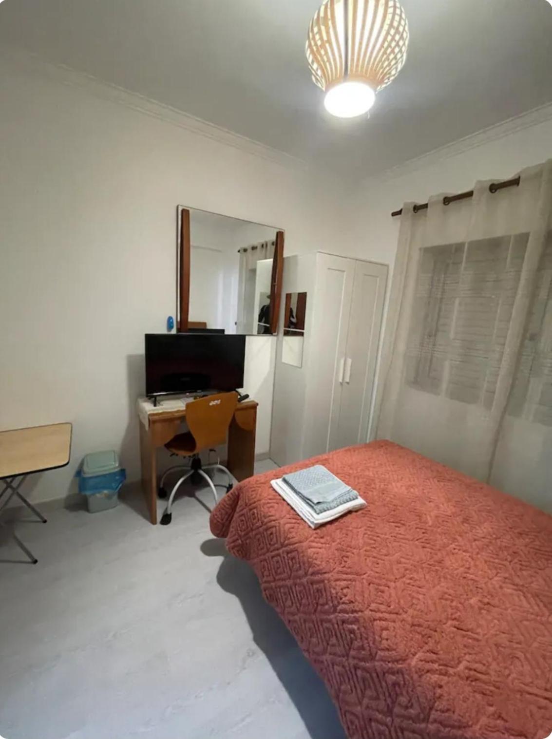 Quarto Calmo E Acolhedor Apartment Алмада Екстериор снимка