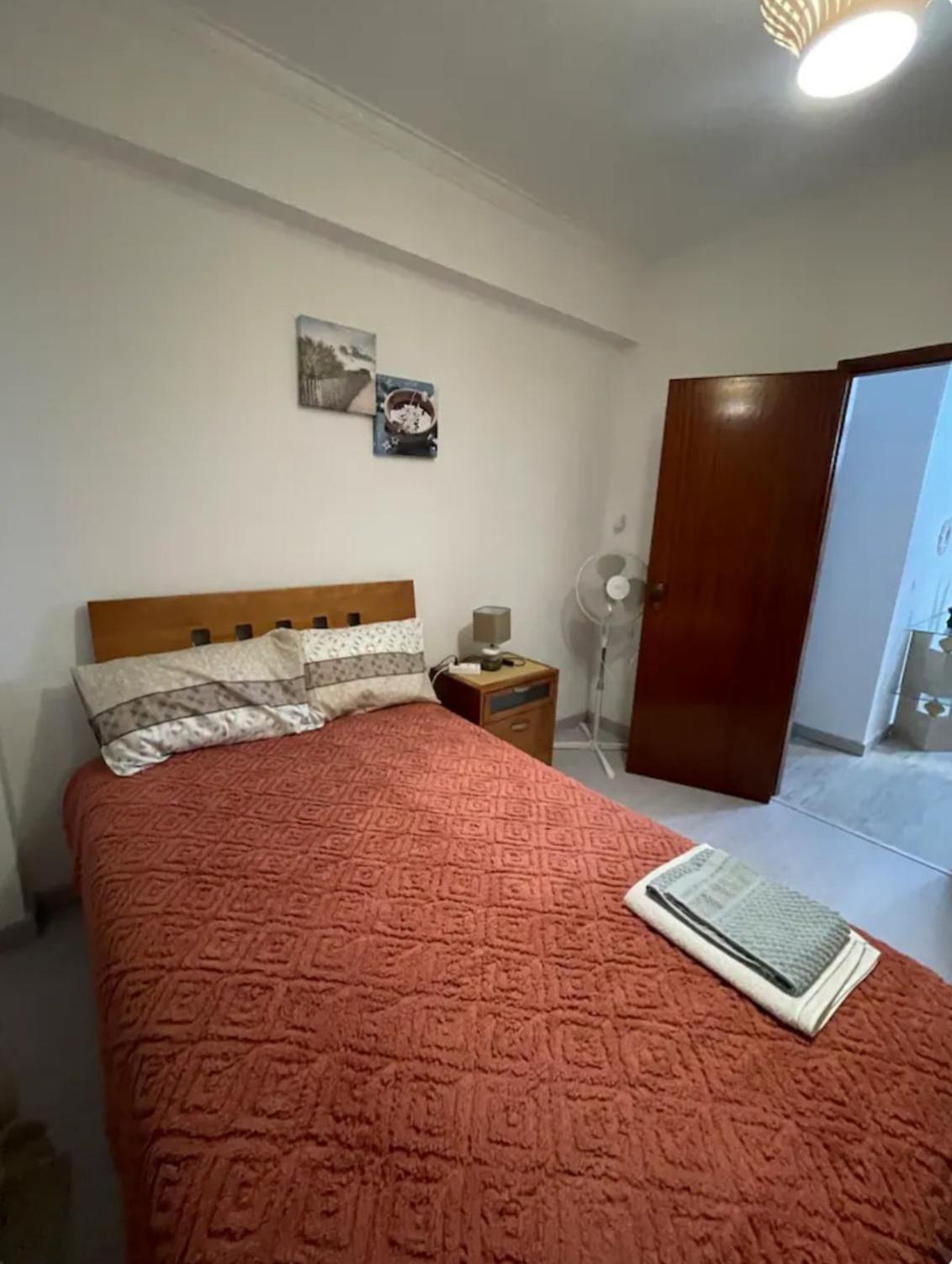 Quarto Calmo E Acolhedor Apartment Алмада Екстериор снимка